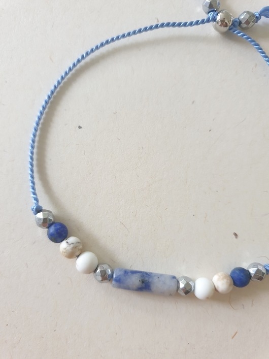 Image of Pakamera Bransoletka JEDWAB walec jaspis niebieski, howlit, lapis lazuli, hematyt