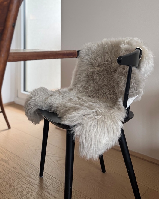 Image of Pakamera Skóra owcza naturalna Taupe rozmiar XL 110-120cm dywan naturalny