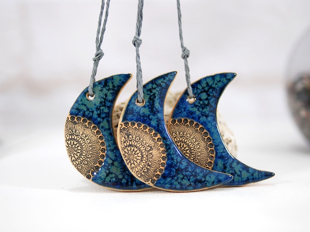 Image of Ceramiczne księżyce z mandalą wiszące dekoracje - boho