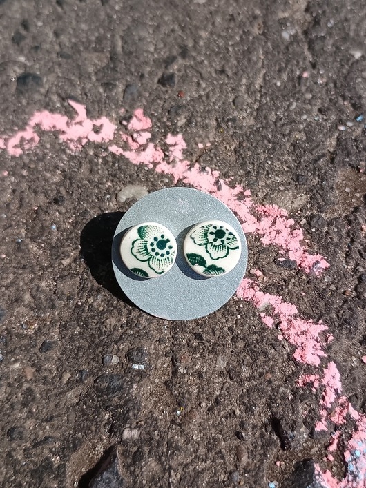 Image of Pakamera Kolczyki ceramiczne w zielone kwiaty