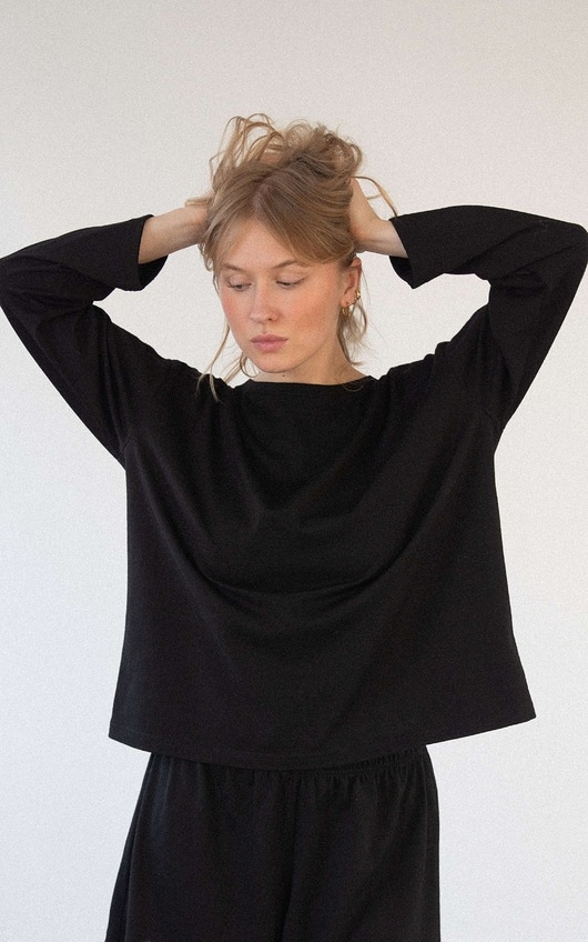 Image of Pakamera MANGUSTA - damska bluzka z długim rękawem - boxy longsleeve z 100% etycznej w