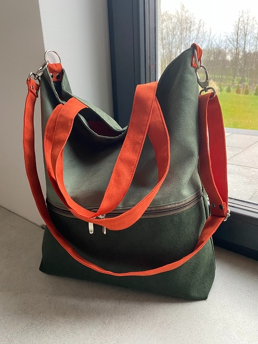 Image of Duża torba na ramię z zapinaną kieszenią - zielono-pomarańczowa