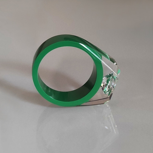 Image of Ciemnozielony pierścionek z cyrkonią
