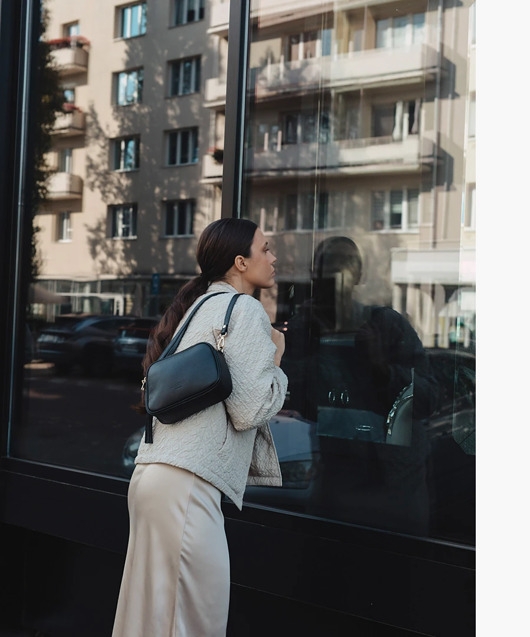 Image of Pakamera Mała czarna torebka damska crossbody listonoszka Allora Be Unique