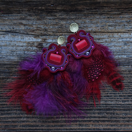Image of Pakamera Kolczyki soutache z piórkami