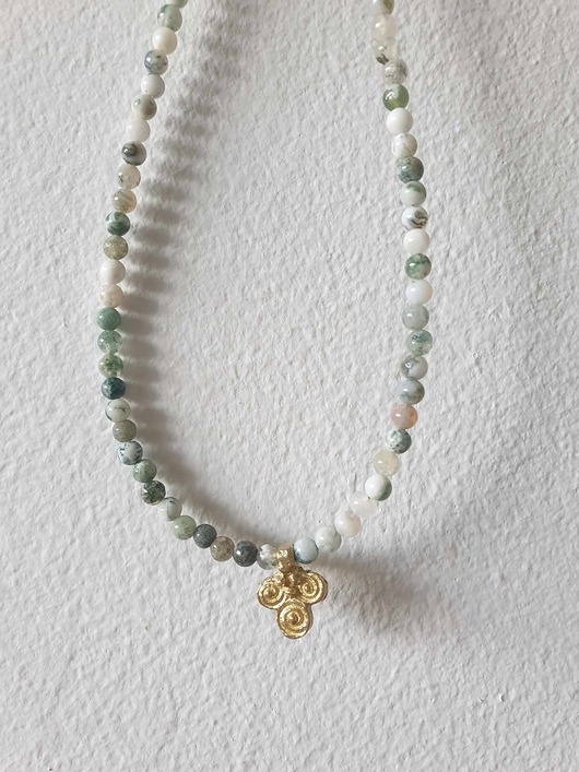 Image of Naszyjnik choker ANTYK agat mszysty, zawieszka triskelion