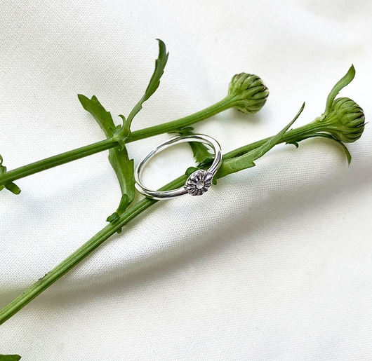 Image of Pakamera Wyprzedaż wzoru -25% Pierścionek Flora- Daisy mini