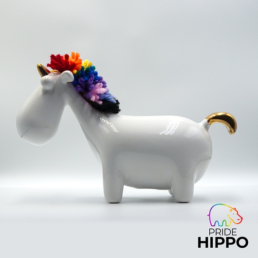 Image of Pakamera Jednorożec tęczowy pride ceramiczny biały