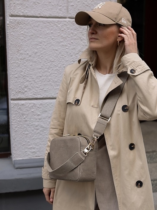 Image of Pakamera Listonoszka MELODY Crossbody beżowa kośc słoniowa
