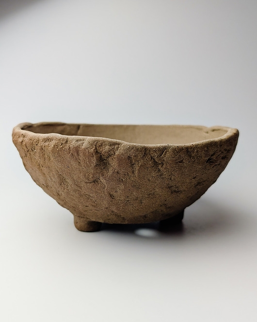 Image of Pakamera Płaska doniczka ceramiczna struktura kamienia