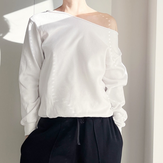 Image of Pakamera Biała bluza cięta
