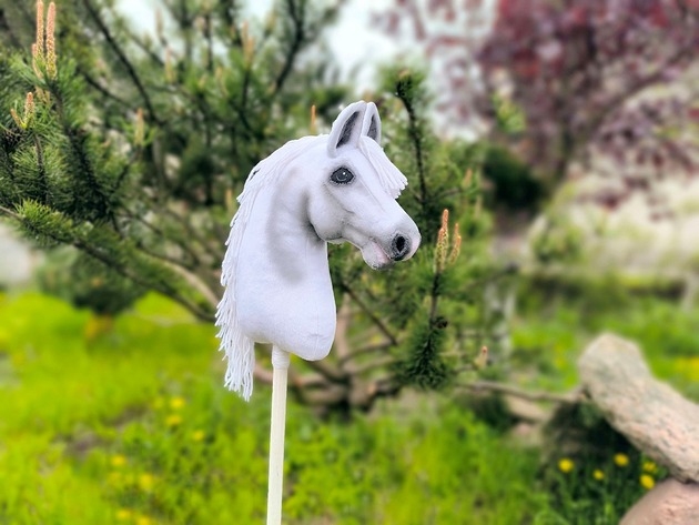 Image of Pakamera Hobby horse A3 siwy biały koń na kiju