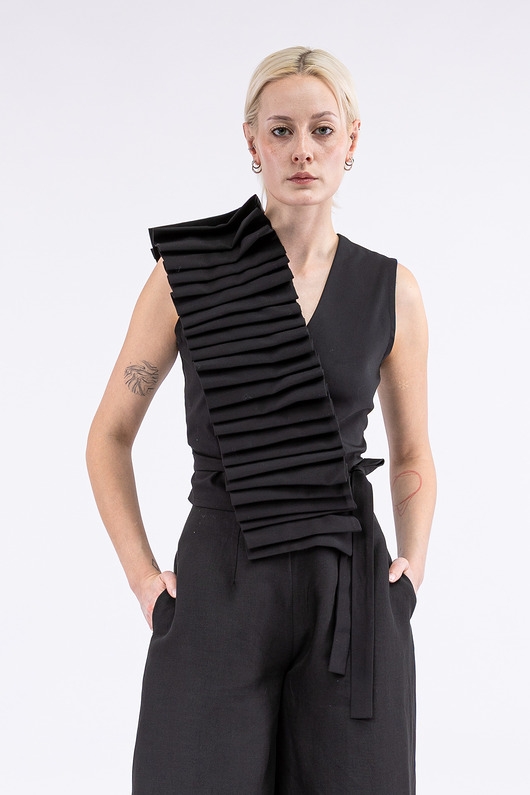 Image of Pakamera Nora pleated blouse