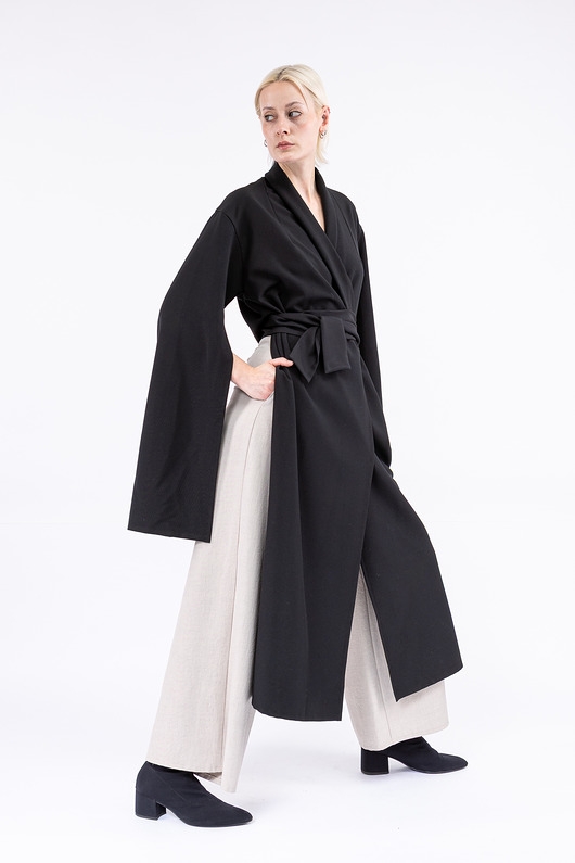 Image of Pakamera Raven light coat