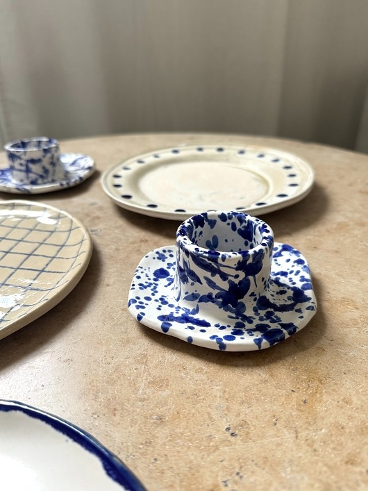 Image of Pakamera Kieliszek do jajek blue splash z miejscem na skorupki