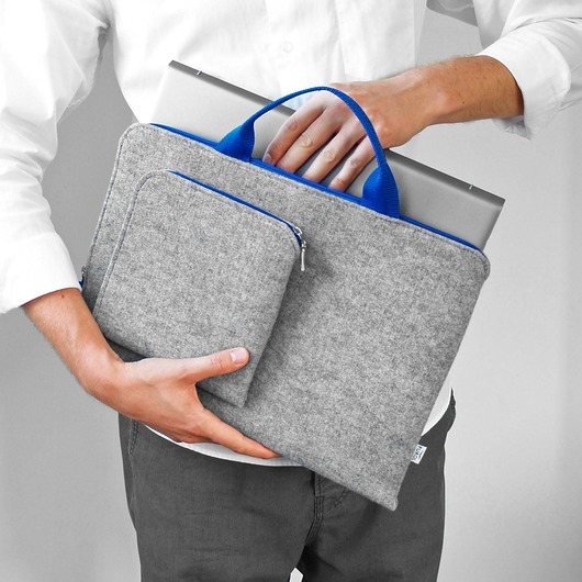 Image of Pakamera MACBOOK etui filcowe niebieskie raczki i zamek