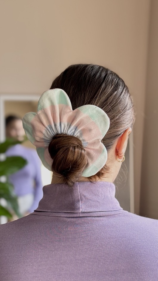 Image of Pakamera Flower Scrunchie Pastel