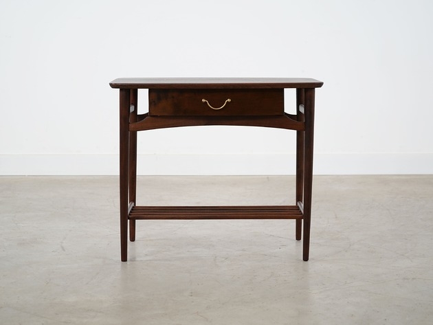 Image of Pakamera Stolik orzechowy, duński design, lata 60, produkcja: Dania