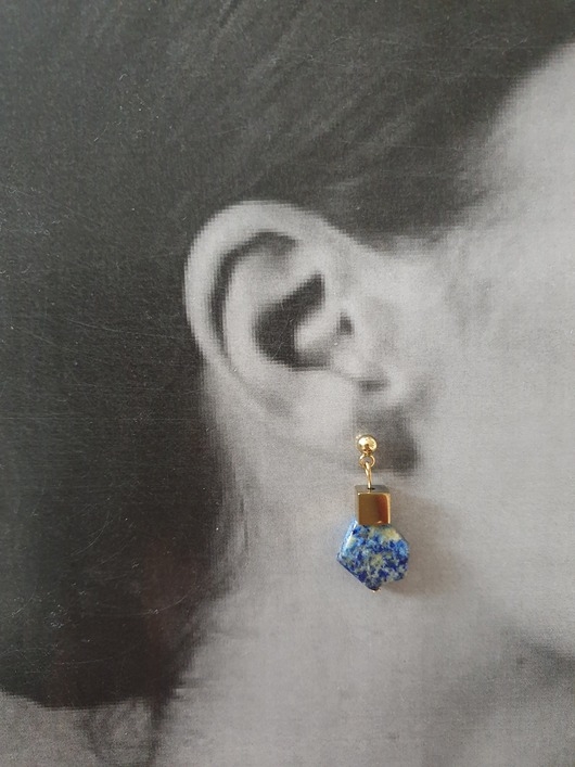 Image of Pakamera Kolczyki z lapis lazuli, złotym hematytem