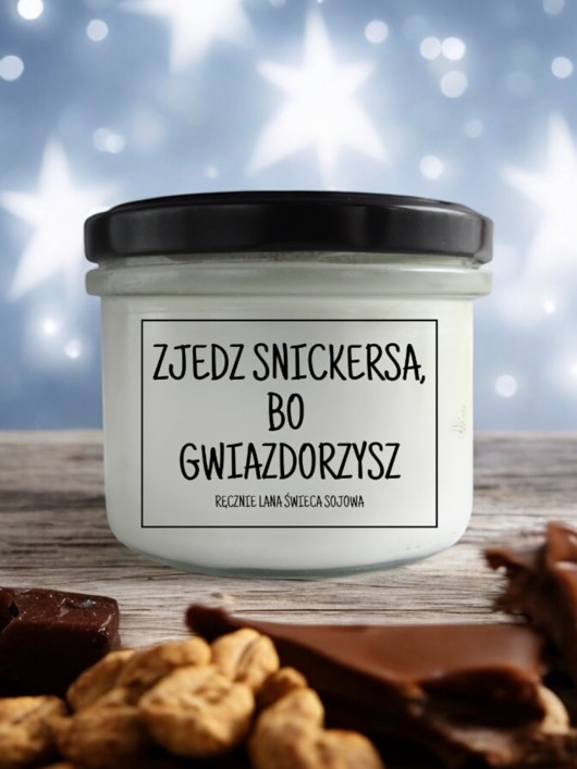 Image of Świeca sojowa ZJEDZ SNICKERSA BO GWIAZDORZYSZ 235 ml