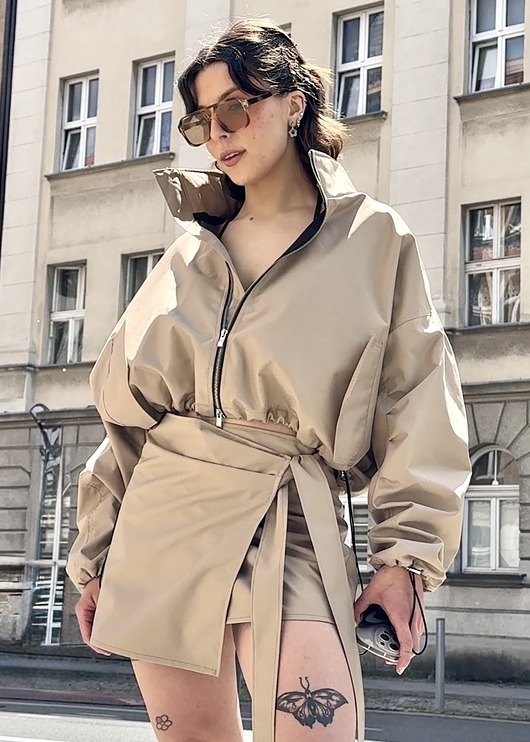 Image of Pakamera Krótka kurtka bomber collar mocca