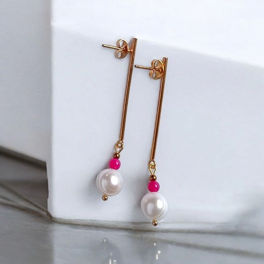 Image of Pakamera Kolczyki FUCHSIA &amp; PEARL collection: perła i agat : długie sztyfty