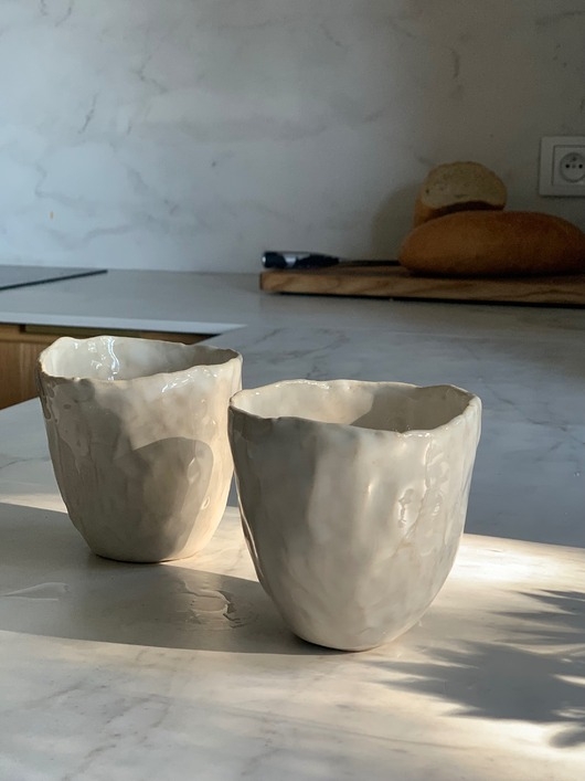 Image of Ceramiczny Zestaw 2 czarek Wabi Sabi o Organicznym Kształcie perłowa biel