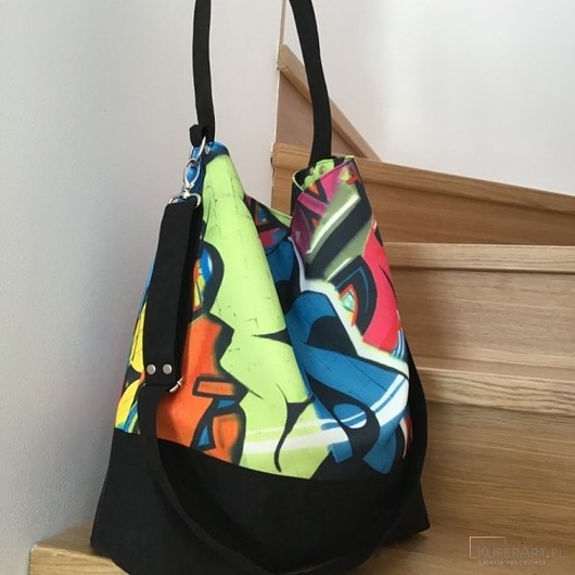 Image of Pakamera Torba hobo XXL - print graffiti