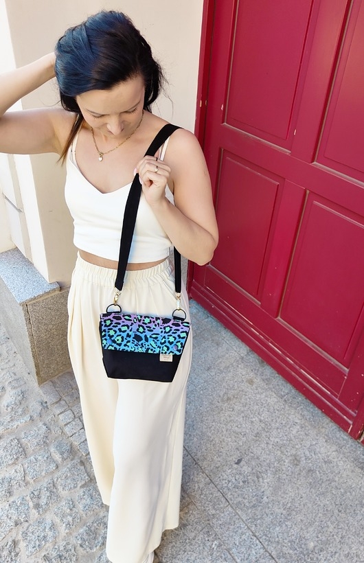 Image of Pakamera Mini Torebka L E A Neon Leopard Print - mała torebka welur/nubuk