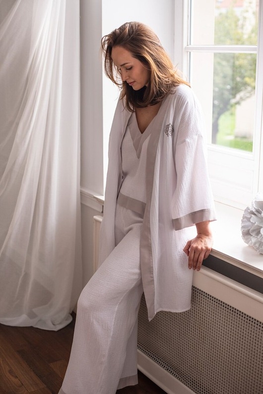 Image of Pakamera Muślinowe kimono biało-beżowe