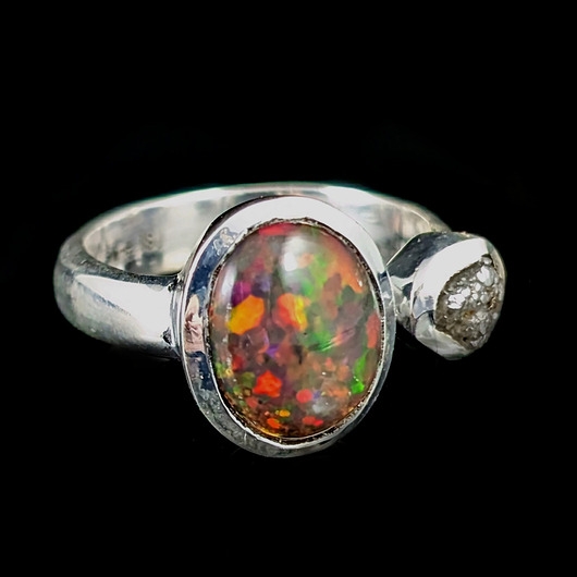 Image of Pakamera Pierścionek czarny opal i diament