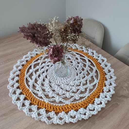 Image of Pakamera Serweta szydełkowa na stolik ze sznurka 60cm