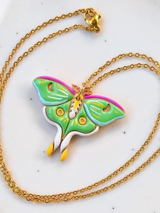 Image of Pakamera Naszyjnik afrykańska ćma księżycowa, amulet z ćma, wisiorek z zawieszką