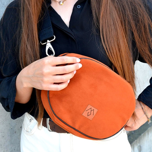 Image of Pakamera Torebka damska z weluru tapicerskiego Mili Boxy Bag - miedziana pomarańcza