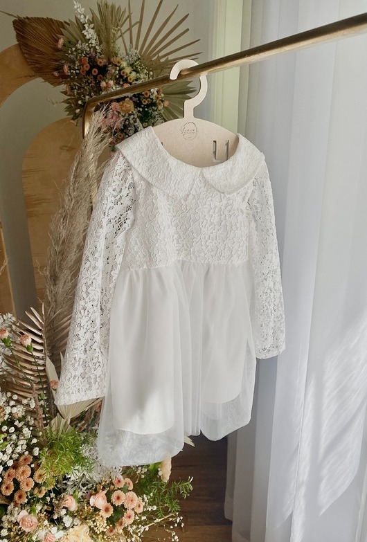 Image of Pakamera Elegancka sukienka ANETTE z tiulem długi rękaw biały