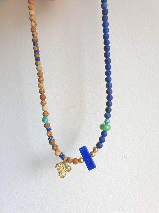 Image of Naszyjnik choker TEBY lapis lazuli, jaspis obrazkowy, turkus mosiądz