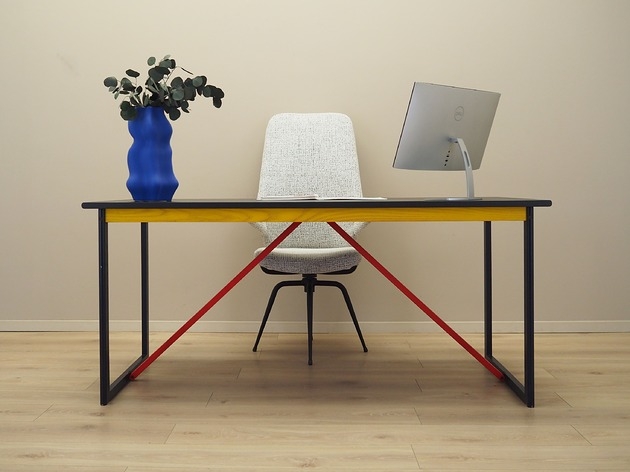 Image of Pakamera Biurko akacjowe, włoski design, lata 80, produkcja: Włochy
