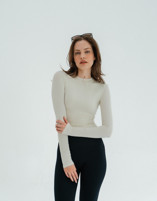 Image of Pakamera Longsleeve do jogi damski VOGUE - creamy white