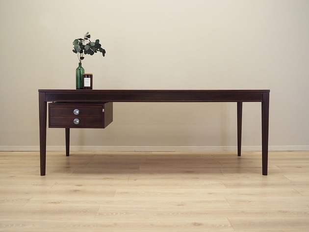 Image of Pakamera Biurko mahoniowe, duński design, lata 70, designer: Finn Juhl