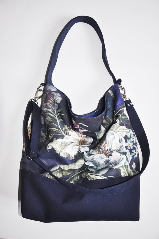 Image of Torba hobo XXL - print piwonie