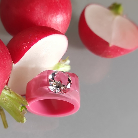 Image of Różowy pierścionek z cyrkonią