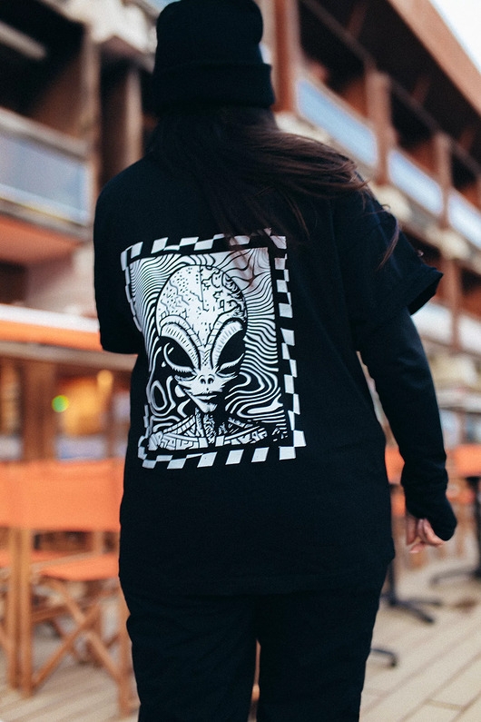 Image of Pakamera T-shirt damski ALIEN