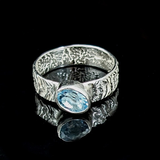 Image of Pakamera Pierścionek light blue topaz