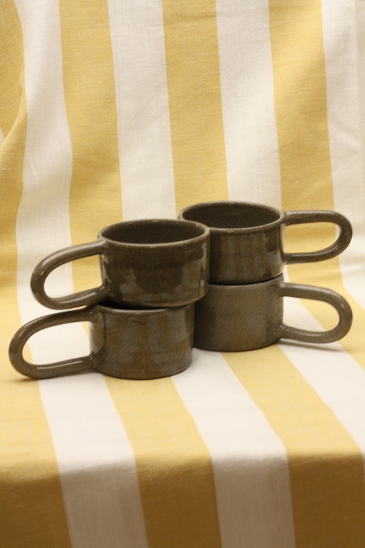 Image of Pakamera Szara filiżanka ceramiczna. Ceramika ręcznie robiona
