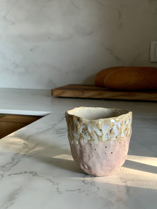 Image of Ceramiczna Czarka Wabi Sabi o Organicznym Kształcie Różowa Pink Tiger