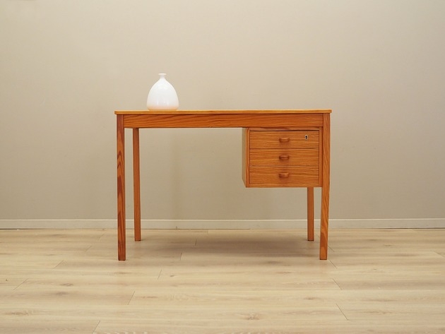 Image of Pakamera Biurko sosnowe, duński design, lata 70, produkcja: Dania