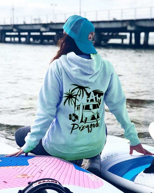 Image of Pakamera Błękitna bluza damska z kapturem Ahoj Przygodo