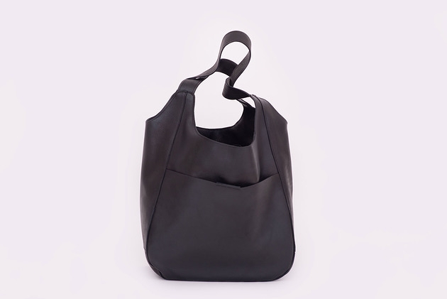 Image of Pakamera Hobo Czarna minimalistyczna miękka skórzana torba