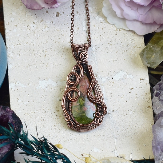 Image of Miedziany wisiorek wire wrapping z unakitem