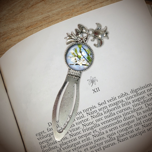 Image of Pakamera Zakładka do książki - Kwitnące kwiaty - lilia